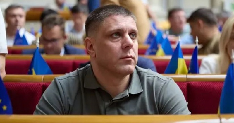 Миколаївський нардеп, який живе на одну зарплату, купує авто дорожче, ніж його річний дохід