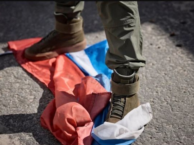 Святкувала день російського прапора: мешканку Чорнобаївки засудили за колабораціонізм