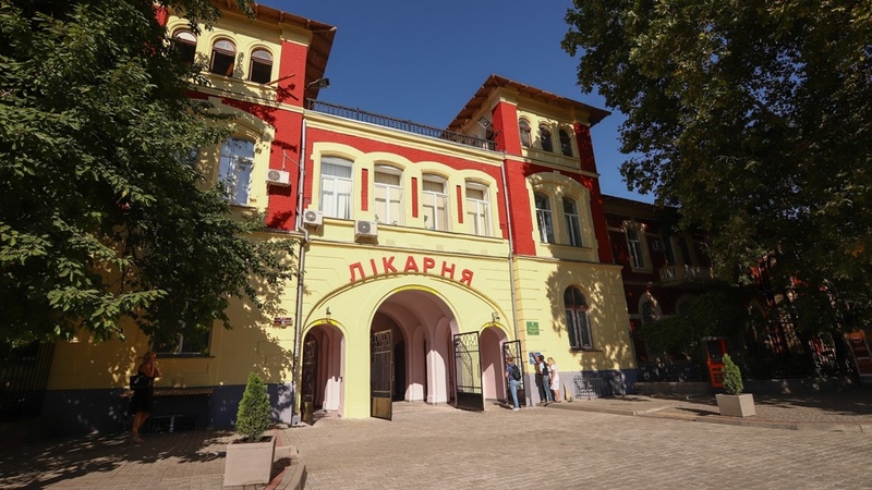 Одеській лікарні обрали підрядника для ремонту даху корпуса за 28 мільйонів