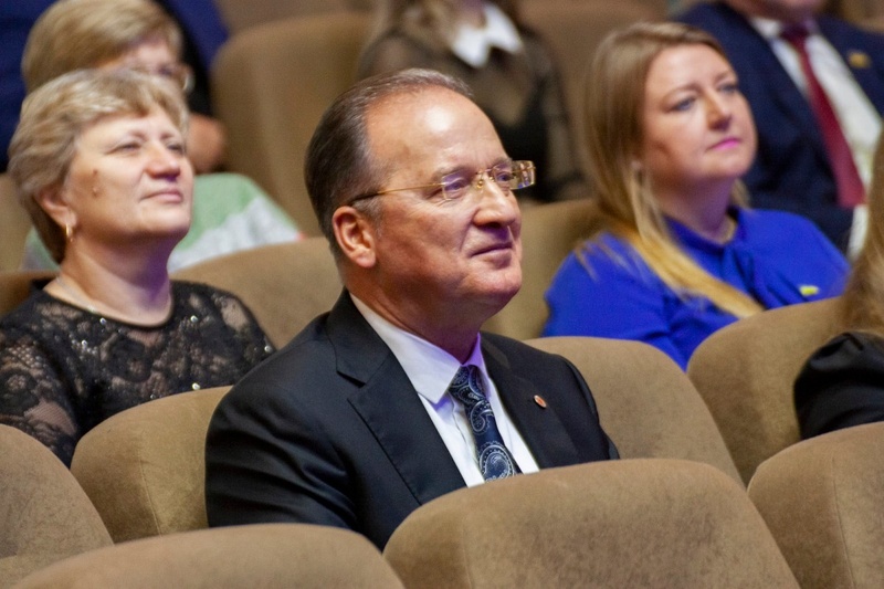 Квартира та Mercedes у спадок: що задекларував у 2022 році перший заступник голови Одеської облради